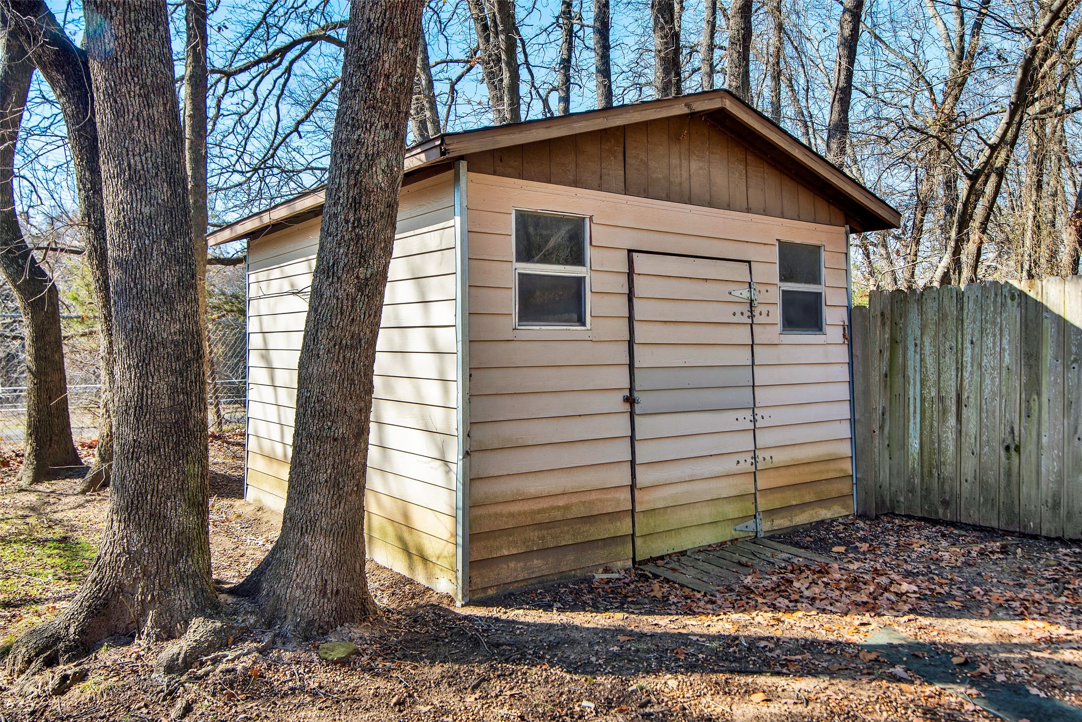 101 Spring Valley Road Denison TX 75020
