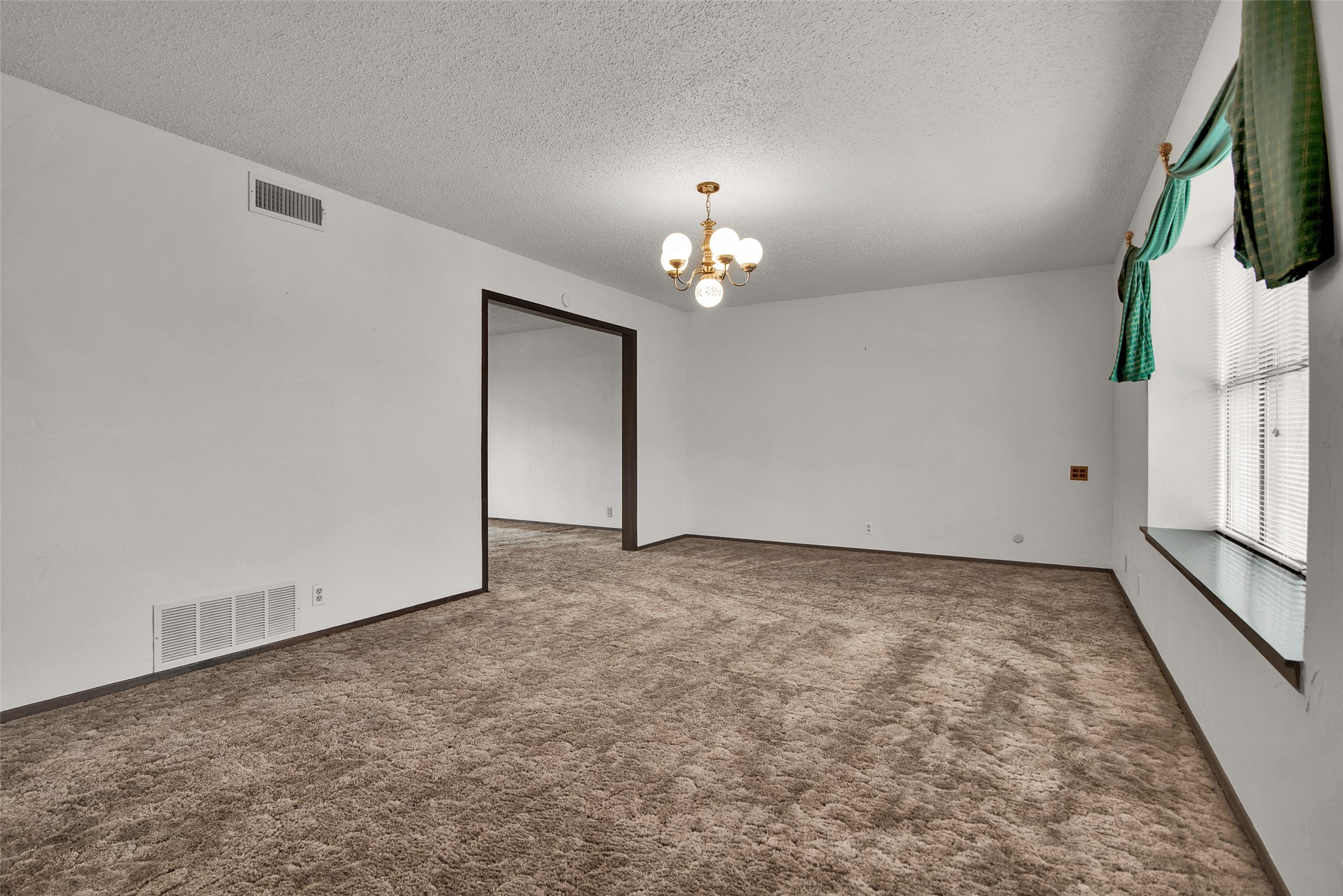 101 Spring Valley Road Denison TX 75020