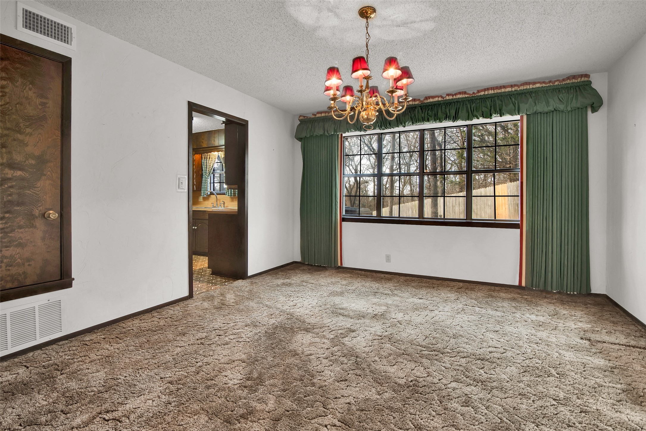 101 Spring Valley Road Denison TX 75020