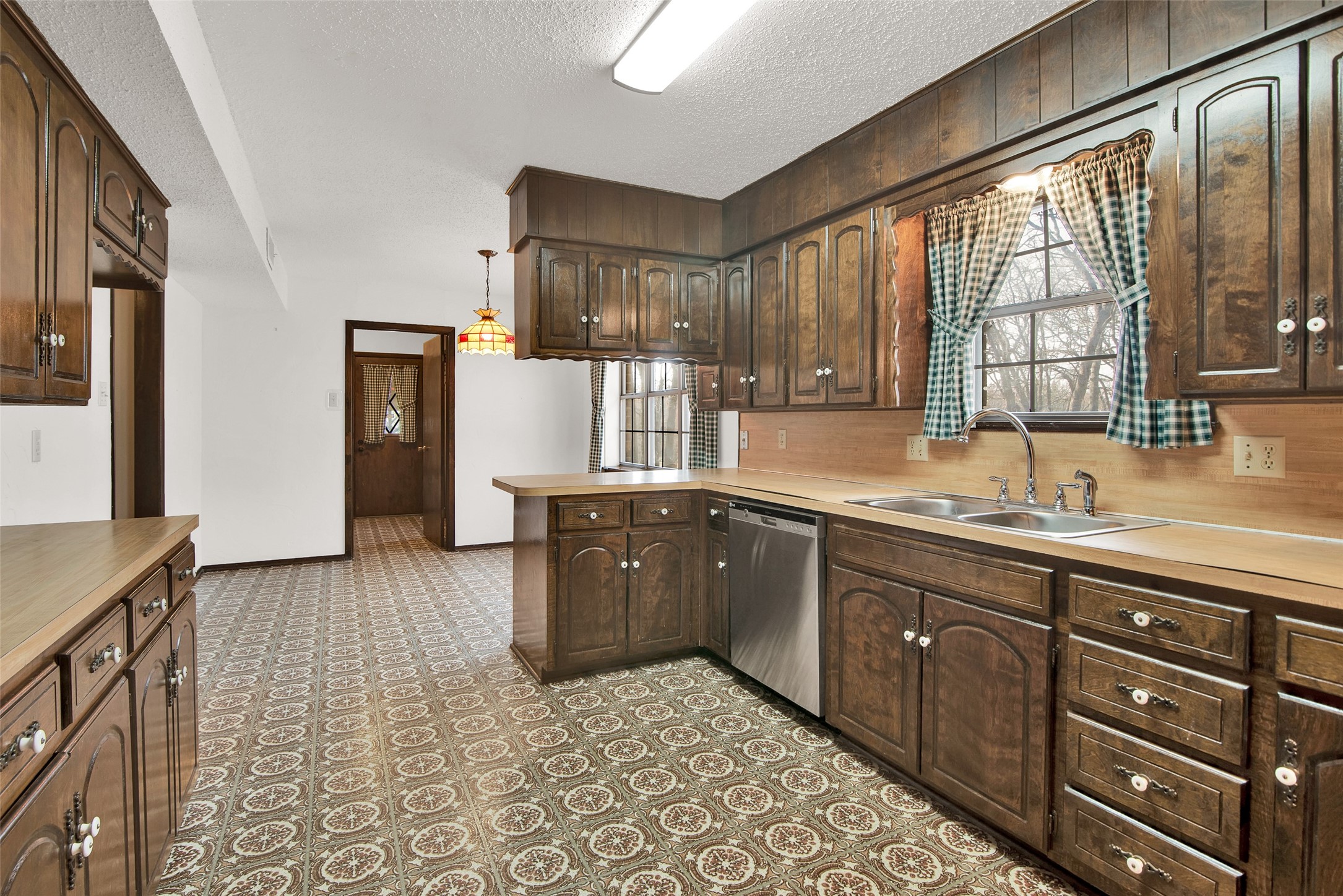 101 Spring Valley Road Denison TX 75020