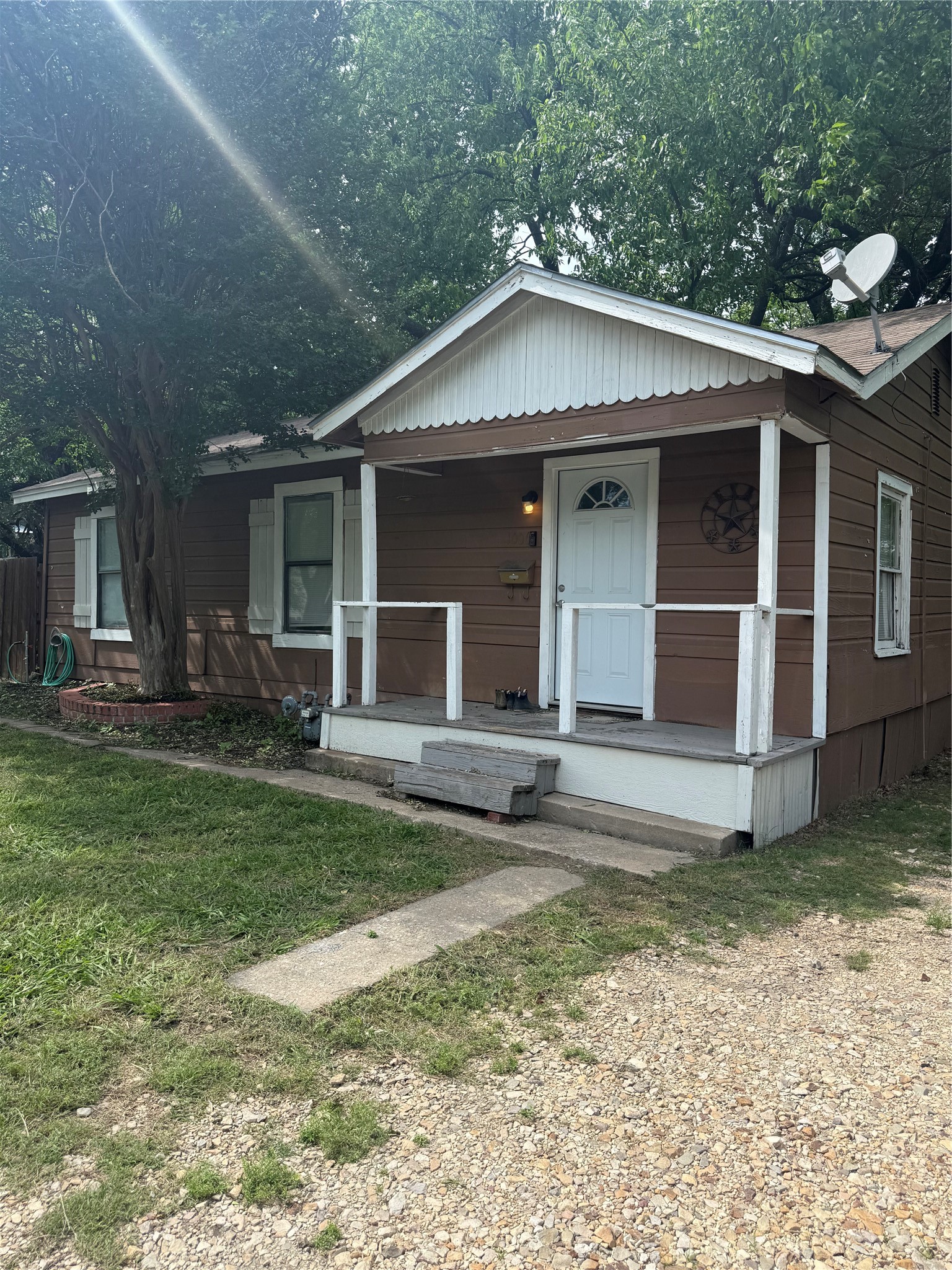 1006 Bishop Street Commerce TX 75428