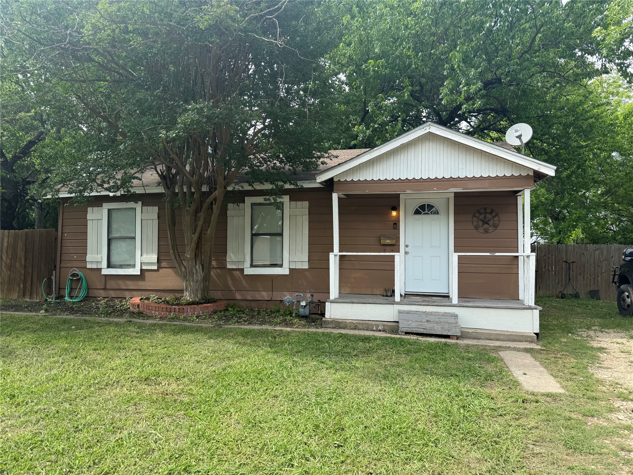 1006 Bishop Street Commerce TX 75428