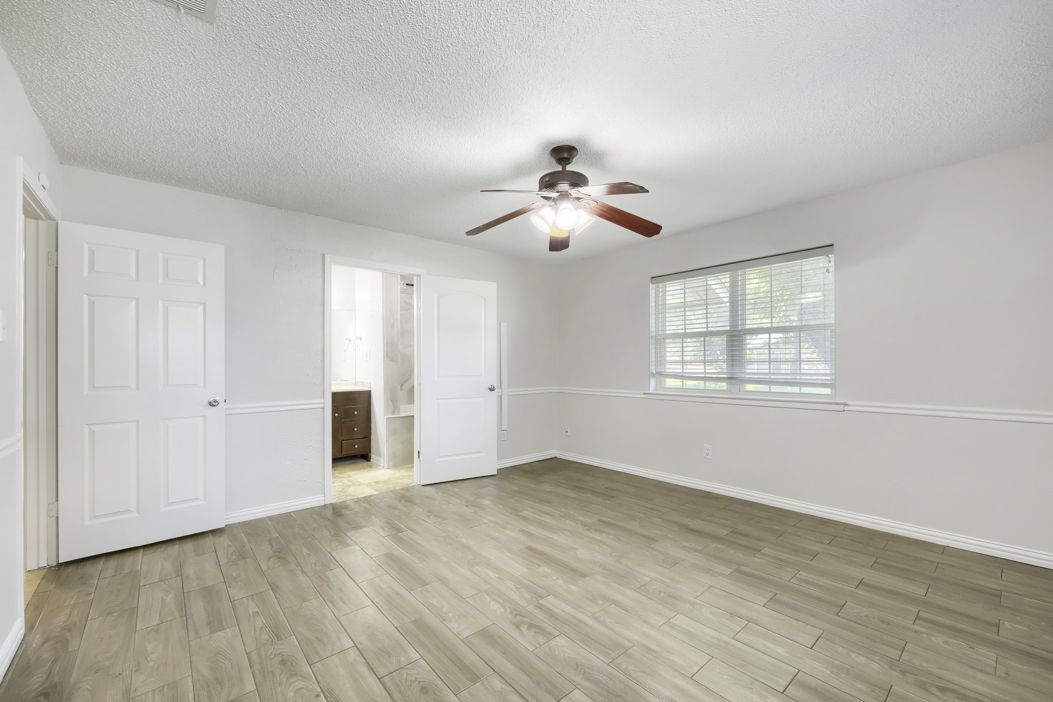 917 Stratford Drive Bedford TX 76021