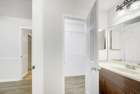 917 Stratford Drive Bedford TX 76021