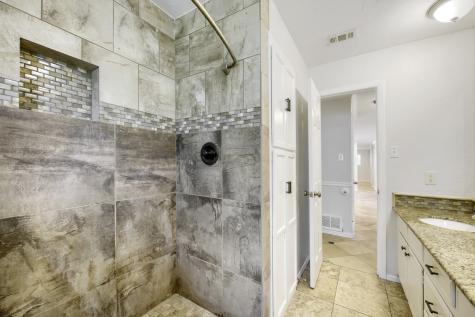 917 Stratford Drive Bedford TX 76021