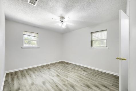 917 Stratford Drive Bedford TX 76021