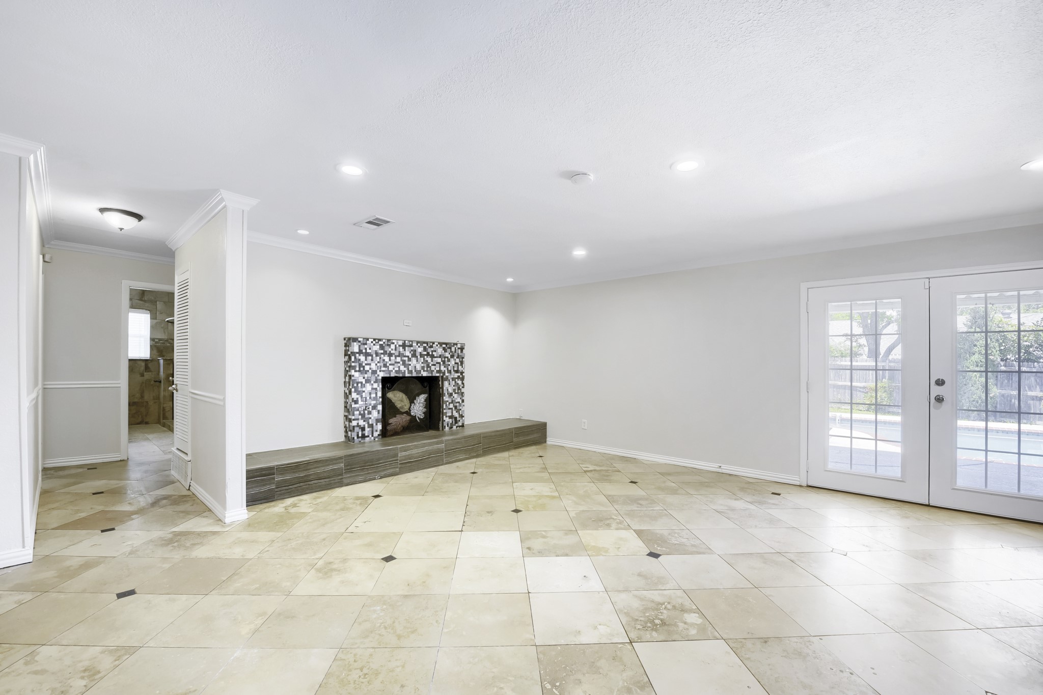 917 Stratford Drive Bedford TX 76021