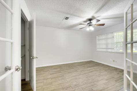 917 Stratford Drive Bedford TX 76021