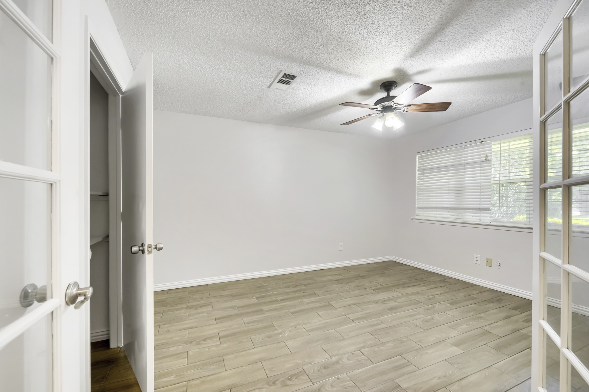 917 Stratford Drive Bedford TX 76021