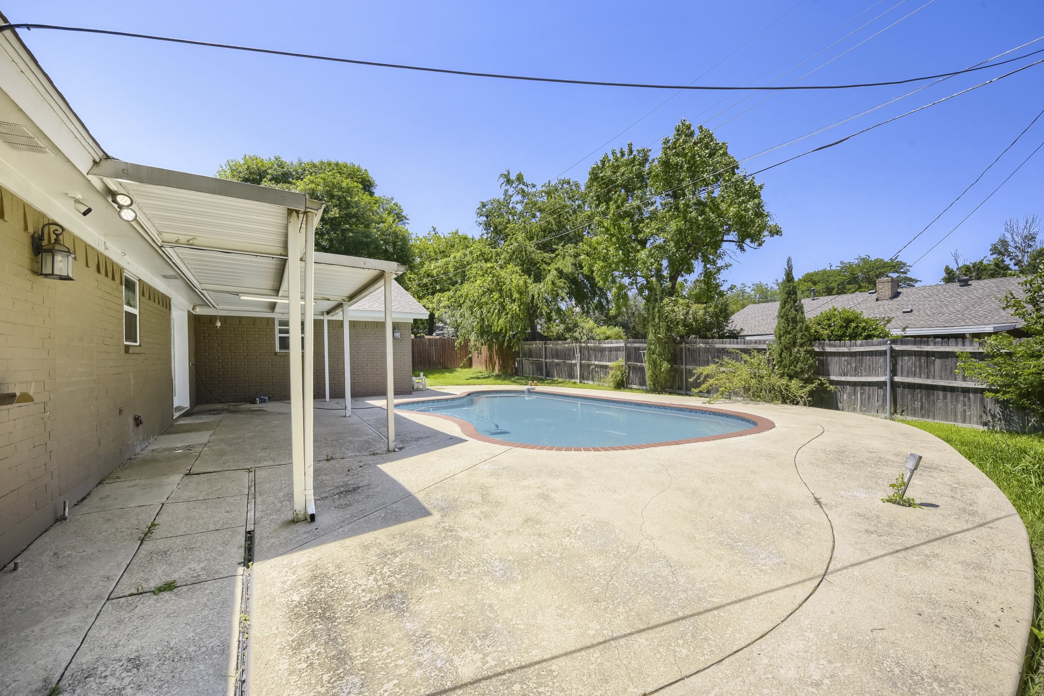 917 Stratford Drive Bedford TX 76021