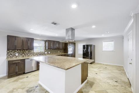 917 Stratford Drive Bedford TX 76021