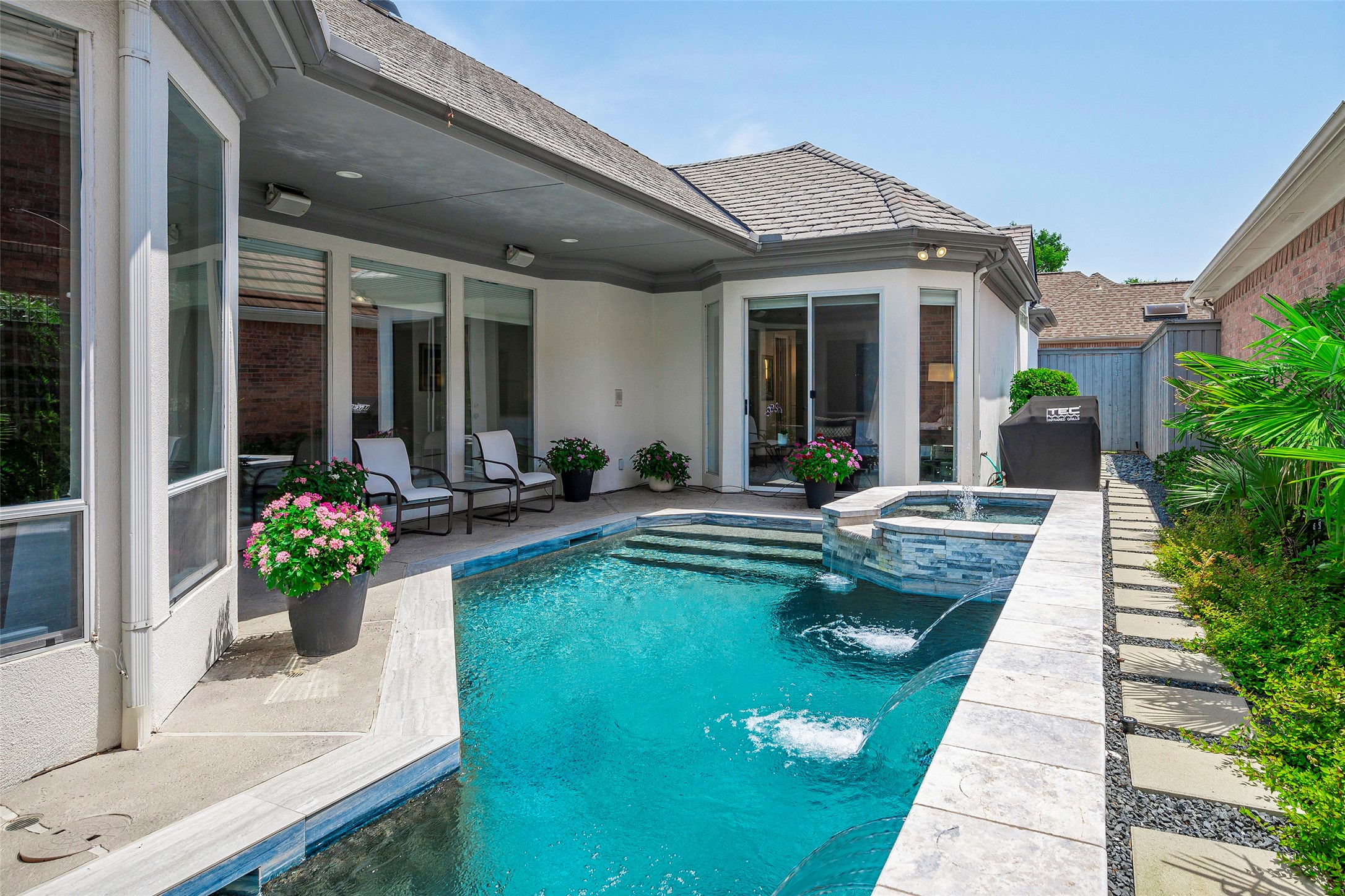 5835 Coolwater Cove Dallas TX 75252