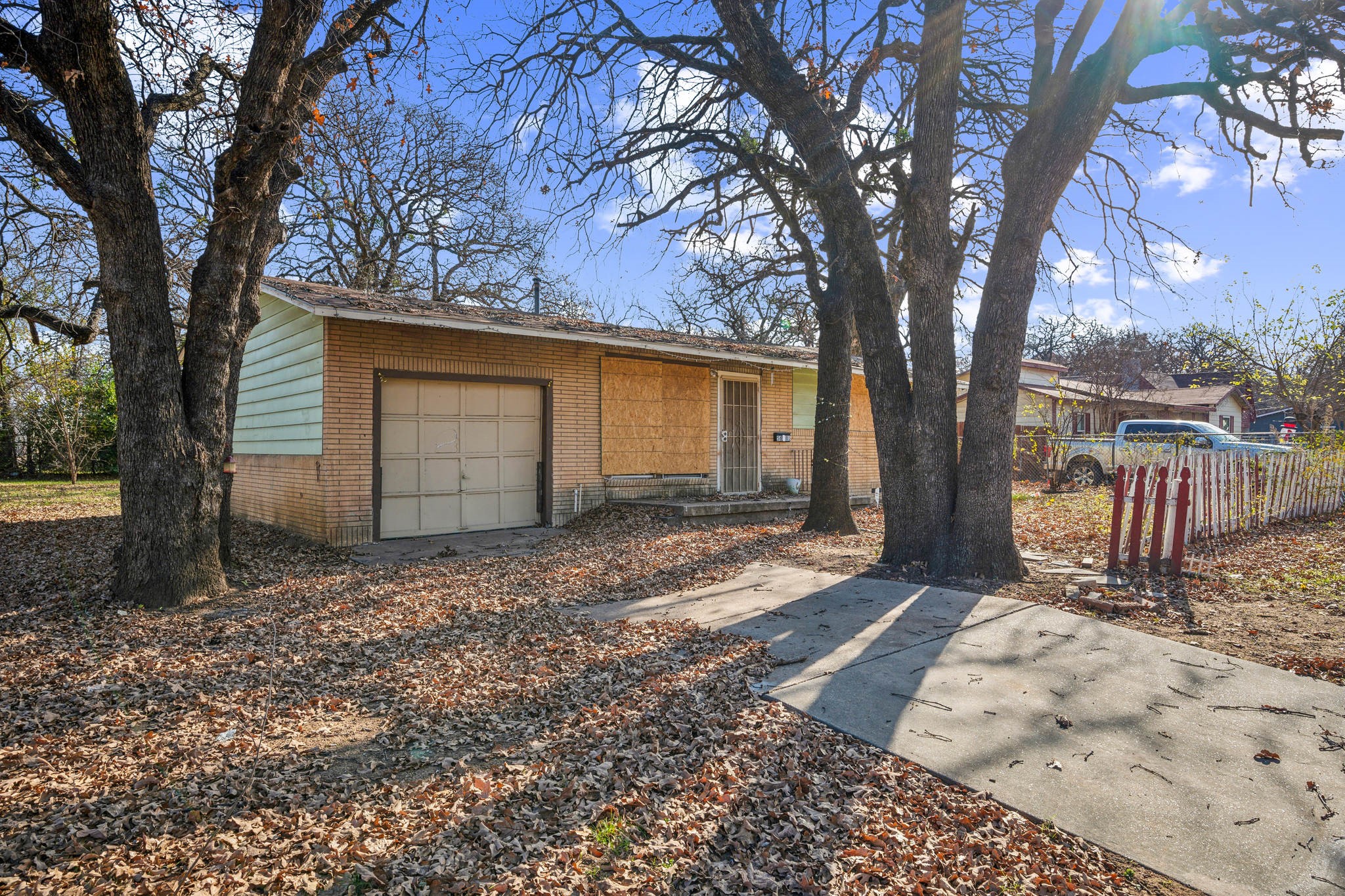 5801 Frisco Avenue Forest Hill TX 76119