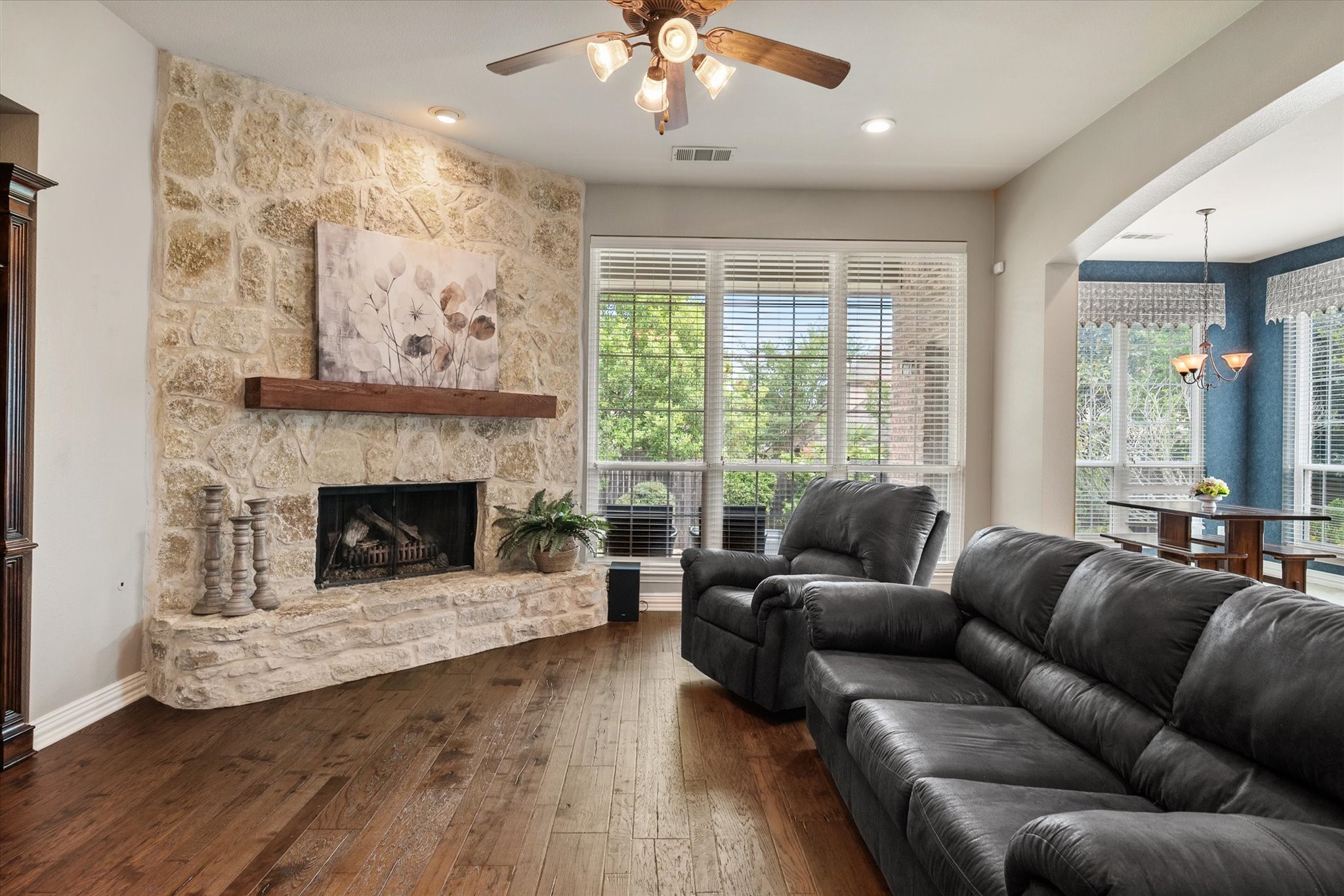 1904 Yarmouth Court Mansfield TX 76063