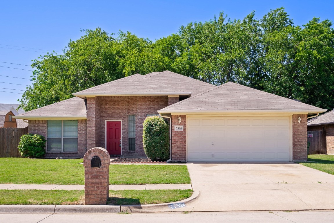 7504 Circle Drive North Richland Hills TX 76180