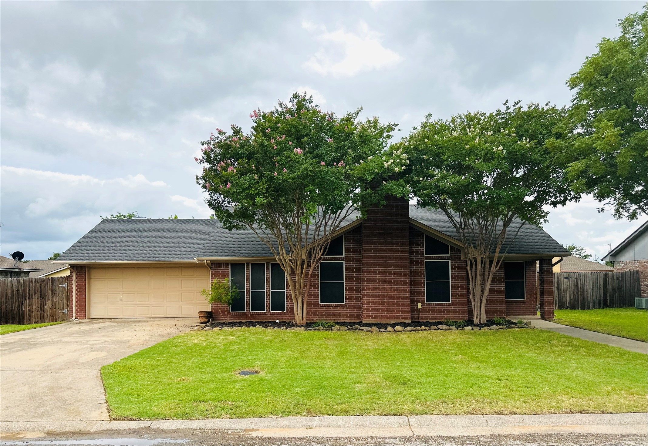 412 N Sierra Trail Pilot Point TX 76258