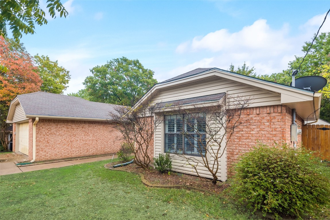 330 Meadowcreek Drive Duncanville TX 75137
