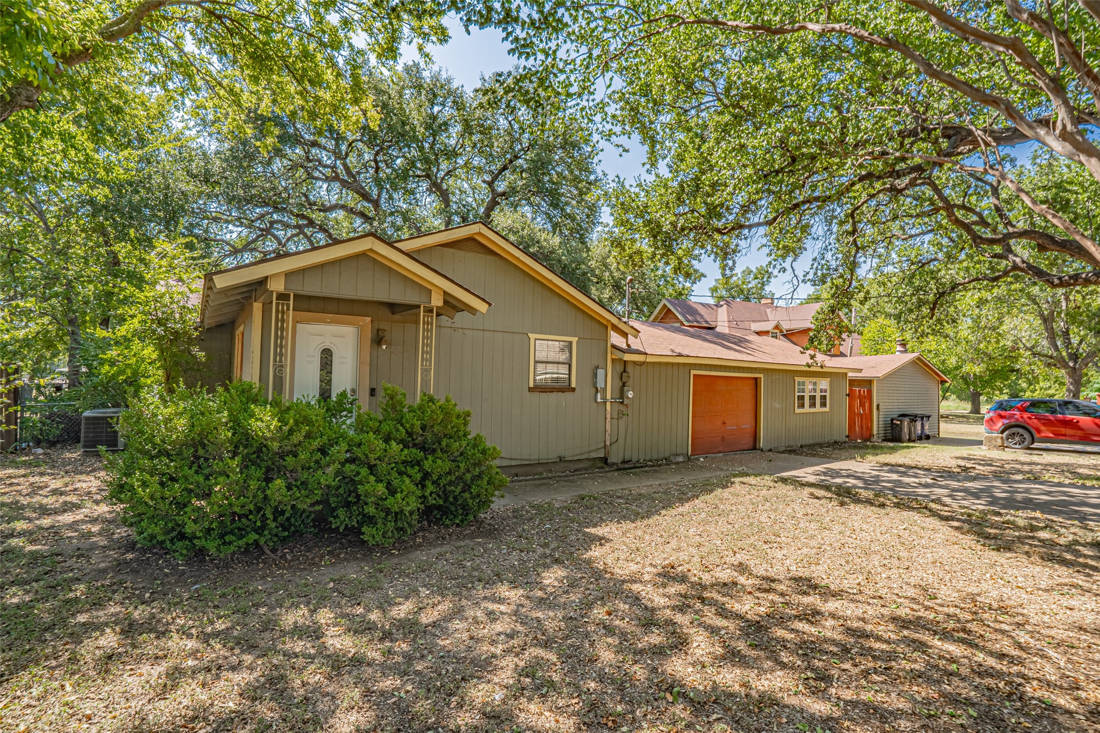 235 Cogdell Street Granbury TX 76048