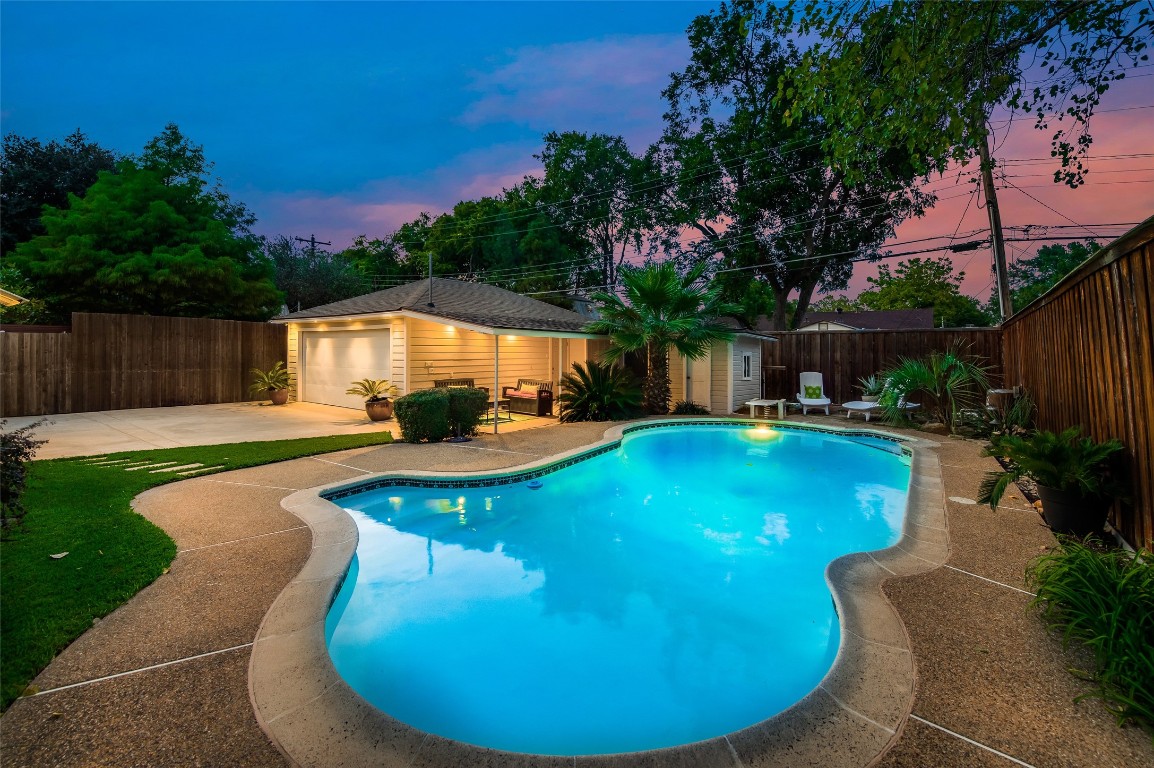 2631 Klondike Drive Dallas TX 75228