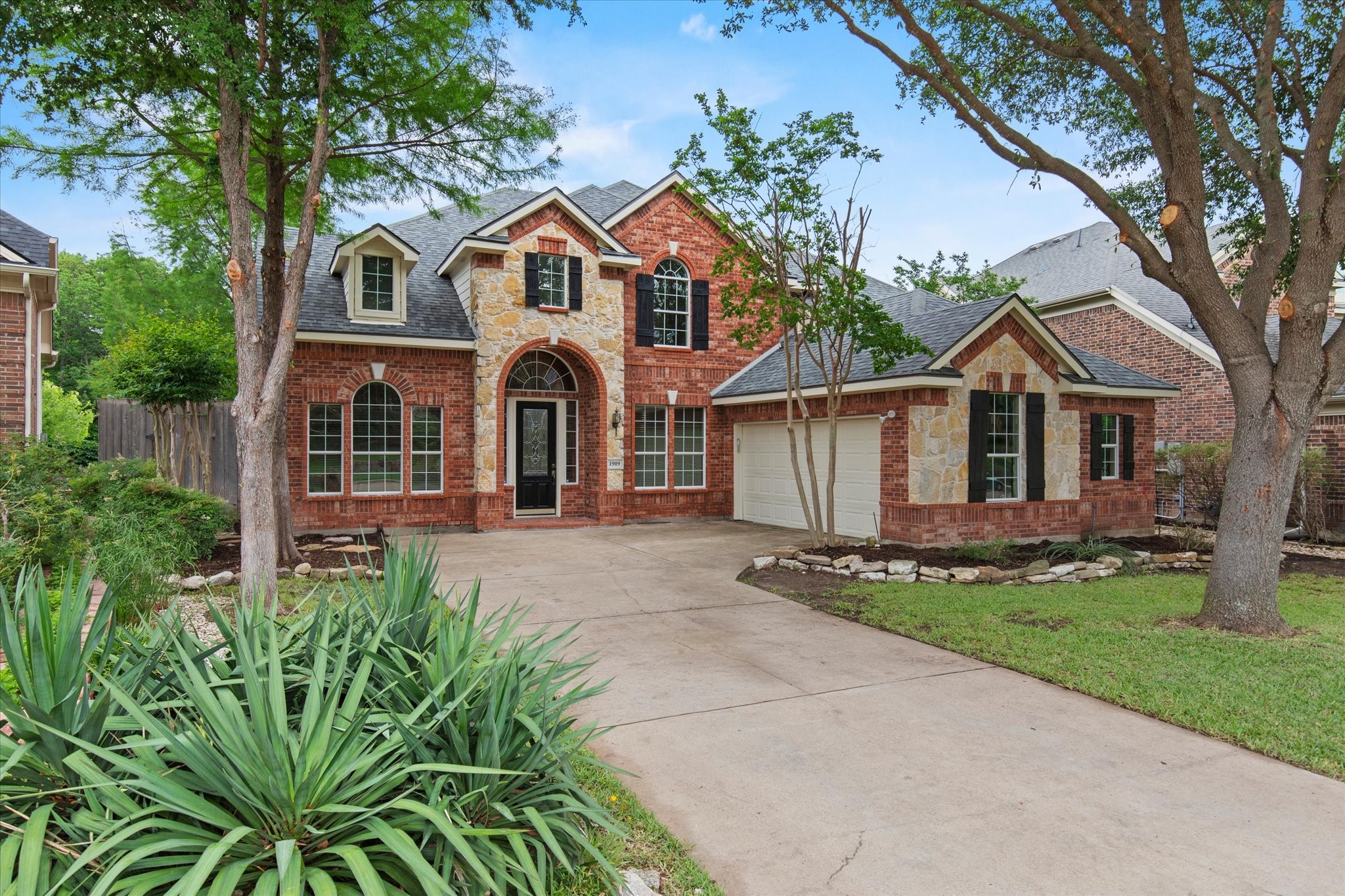 1909 Wind Lake Circle Garland TX 75040