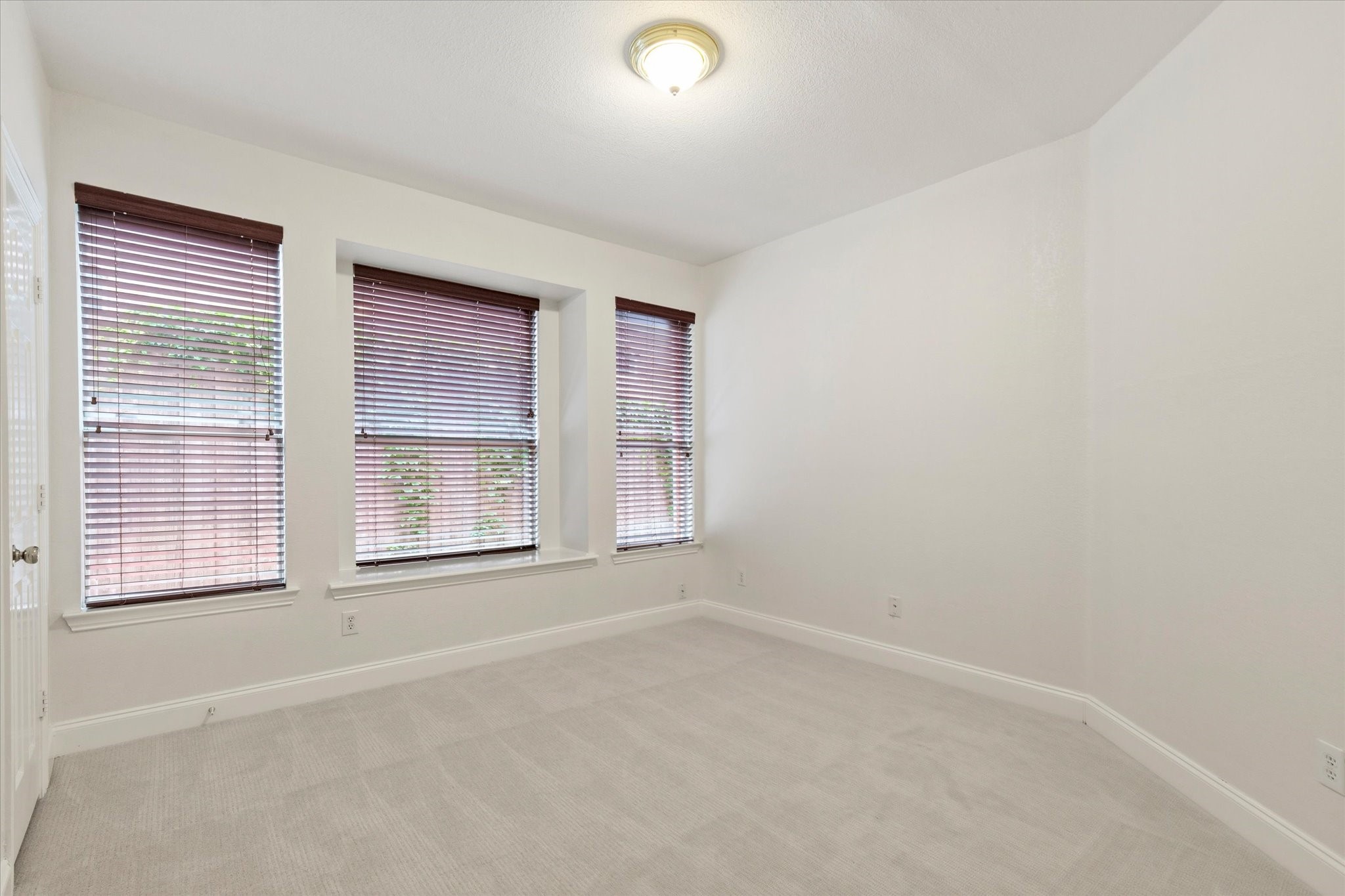 1909 Wind Lake Circle Garland TX 75040