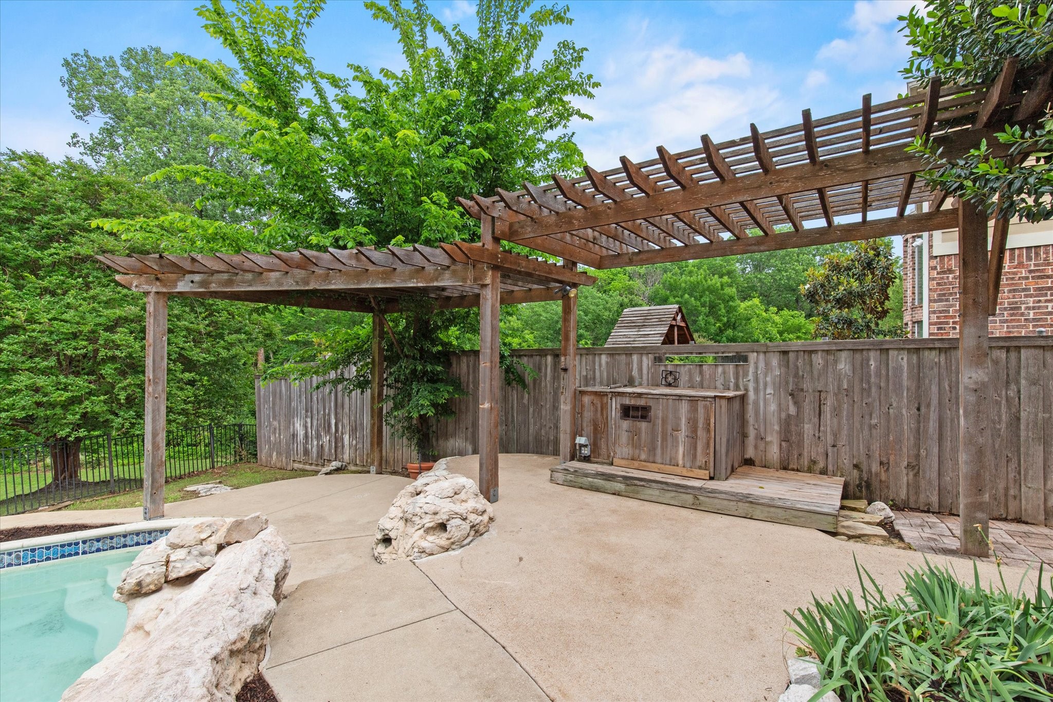 1909 Wind Lake Circle Garland TX 75040