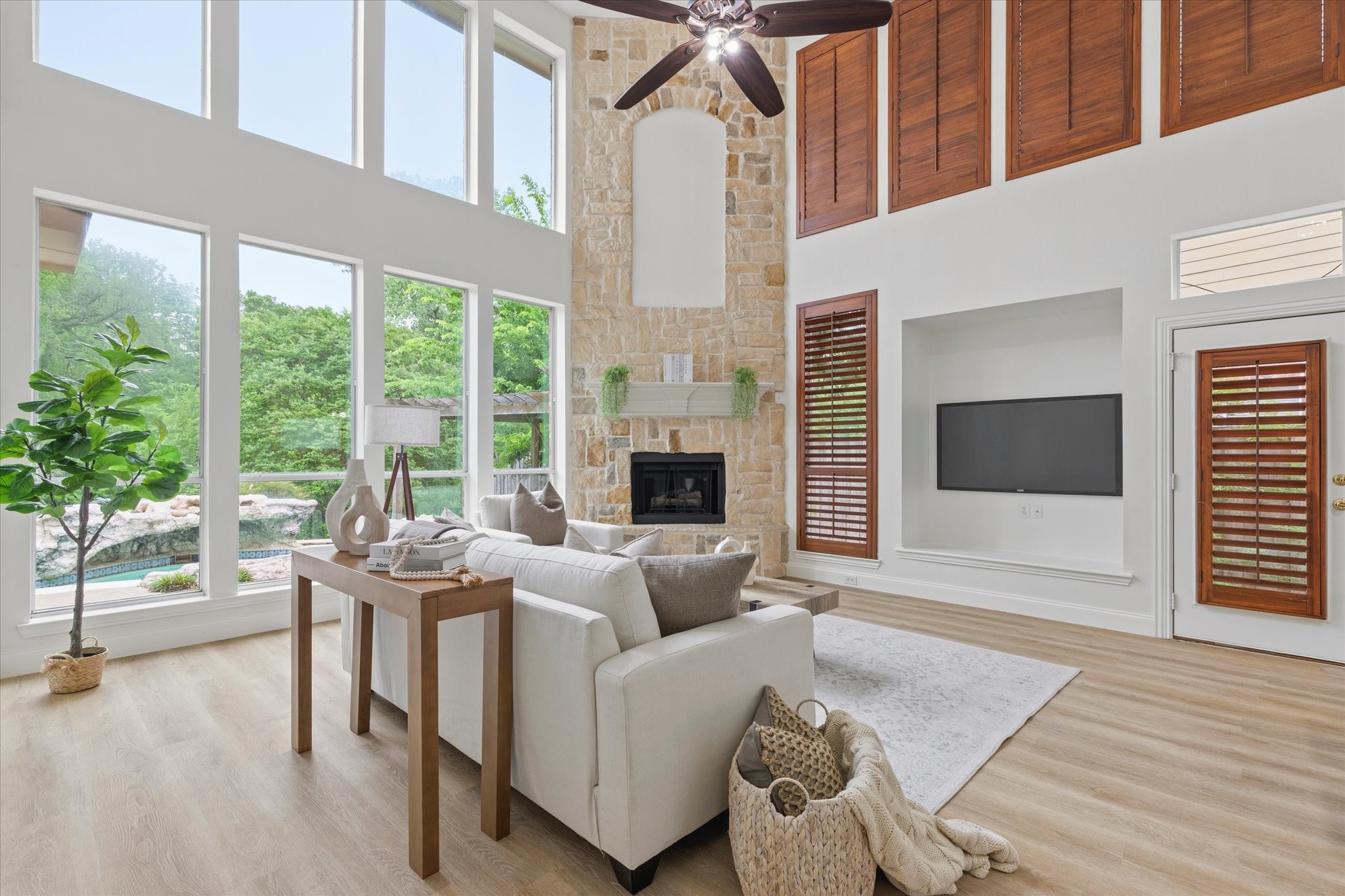 1909 Wind Lake Circle Garland TX 75040