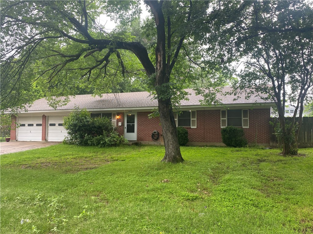 405 E Titus Street Mexia TX 76667