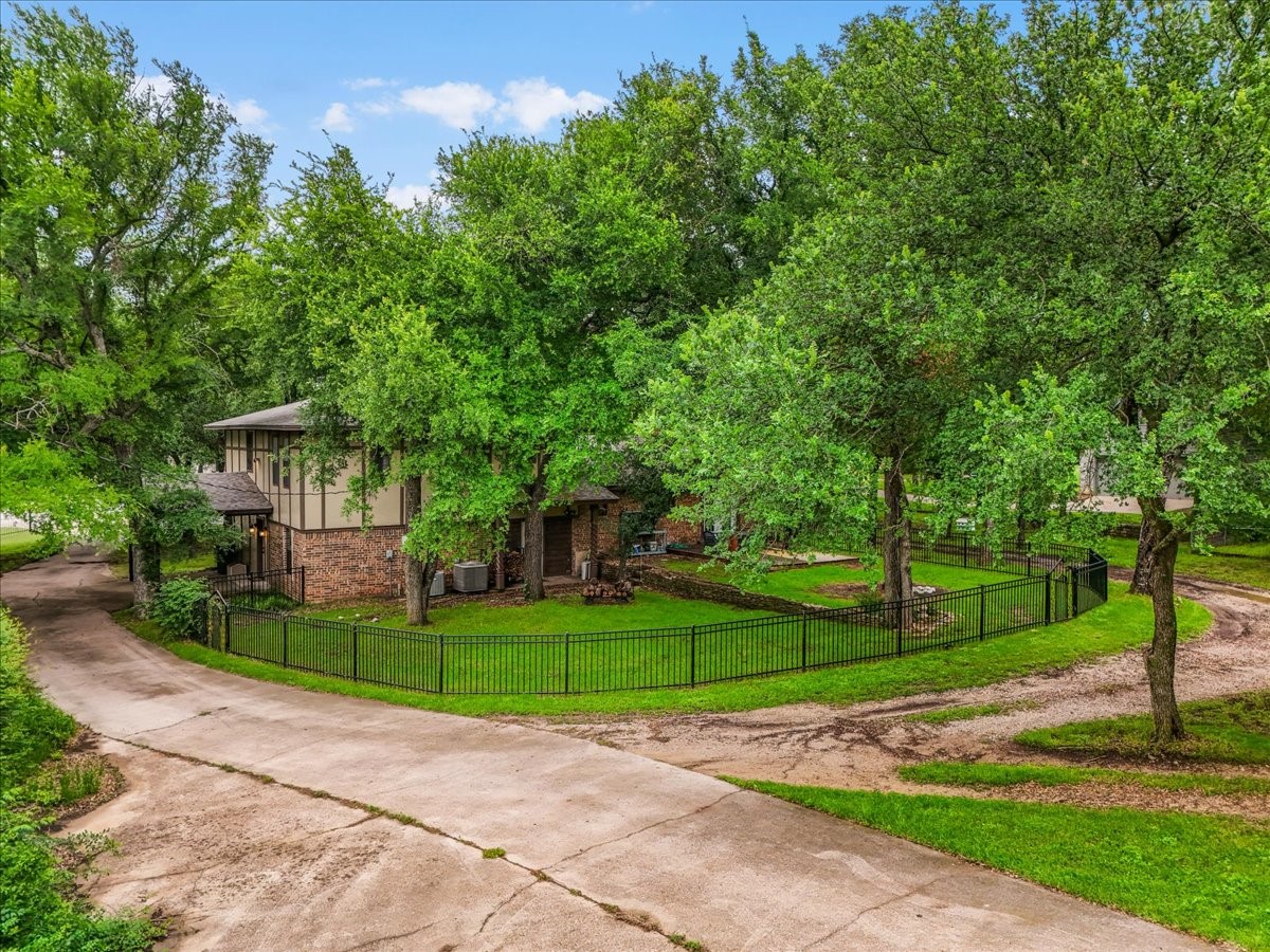 220 Annetta Willow Park TX 76087