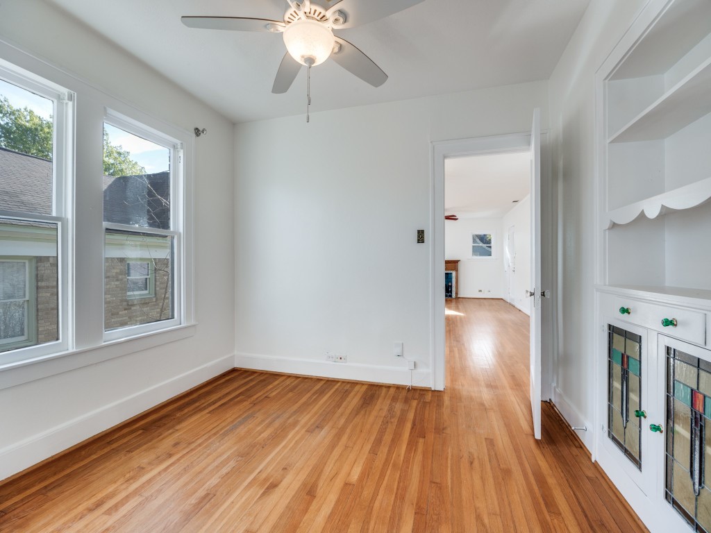 6931 Lindsley Avenue Dallas TX 75223