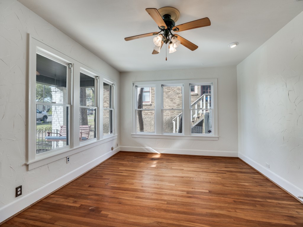 6931 Lindsley Avenue Dallas TX 75223