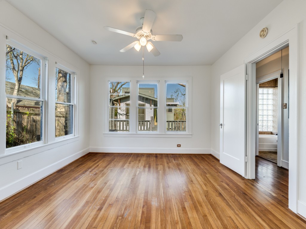 6931 Lindsley Avenue Dallas TX 75223