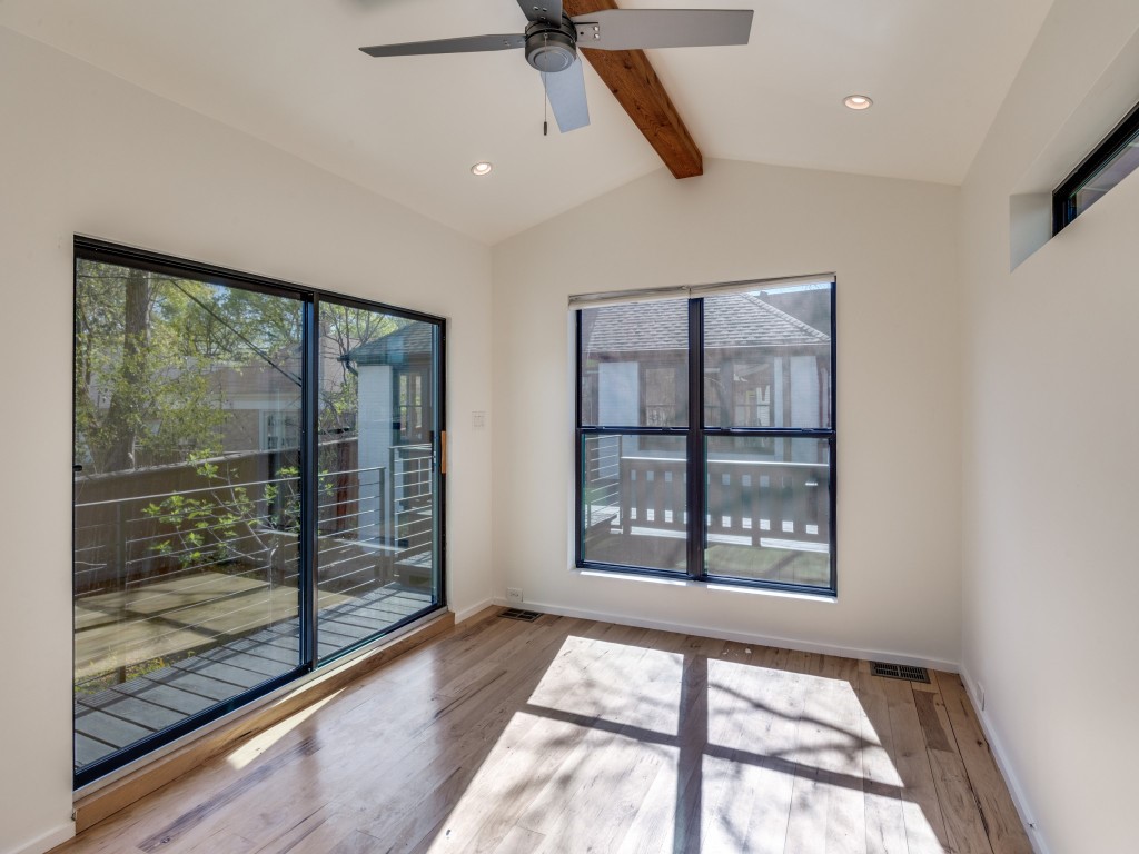 6931 Lindsley Avenue Dallas TX 75223