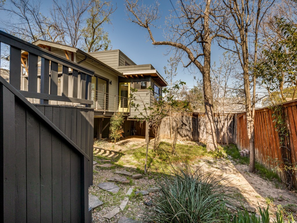 6931 Lindsley Avenue Dallas TX 75223