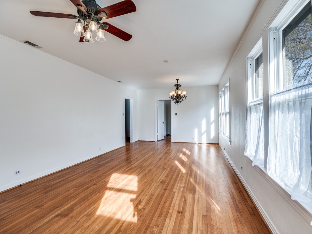 6931 Lindsley Avenue Dallas TX 75223