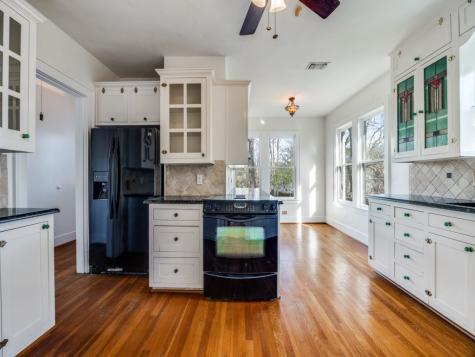 6931 Lindsley Avenue Dallas TX 75223