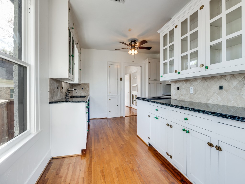 6931 Lindsley Avenue Dallas TX 75223