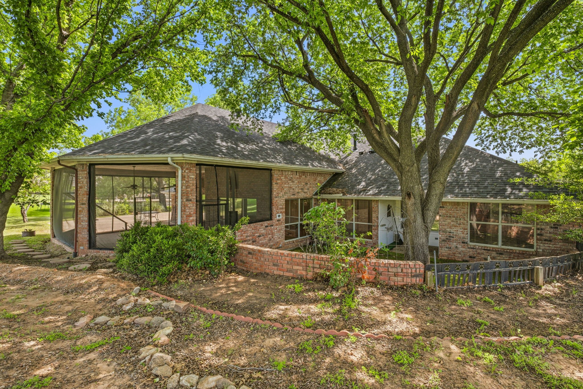 6414 Buena Vista Drive Granbury TX 76049