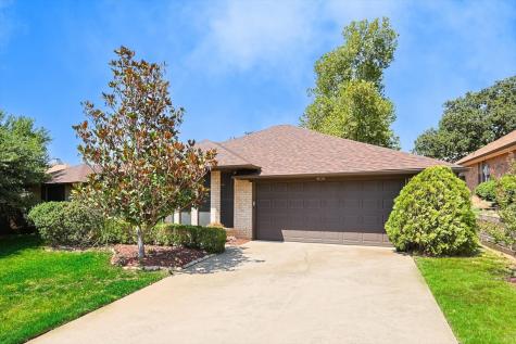 806 Woodberry Court Euless TX 76039