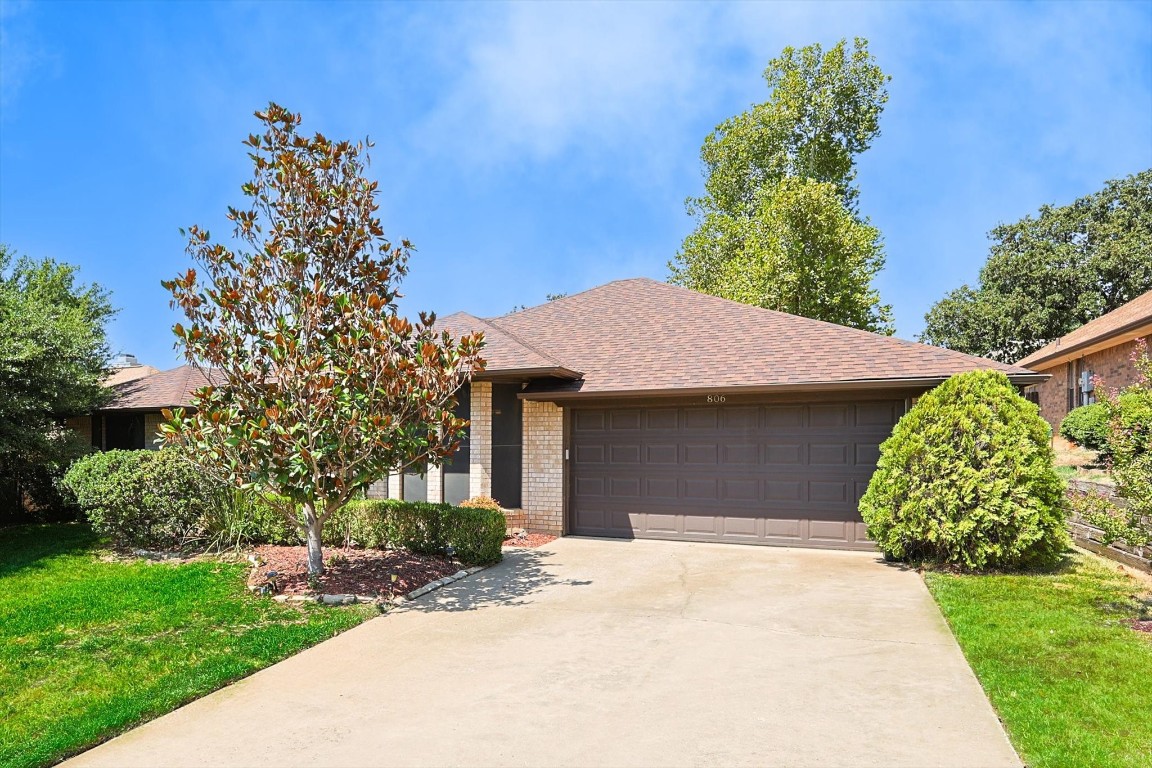 806 Woodberry Court Euless TX 76039