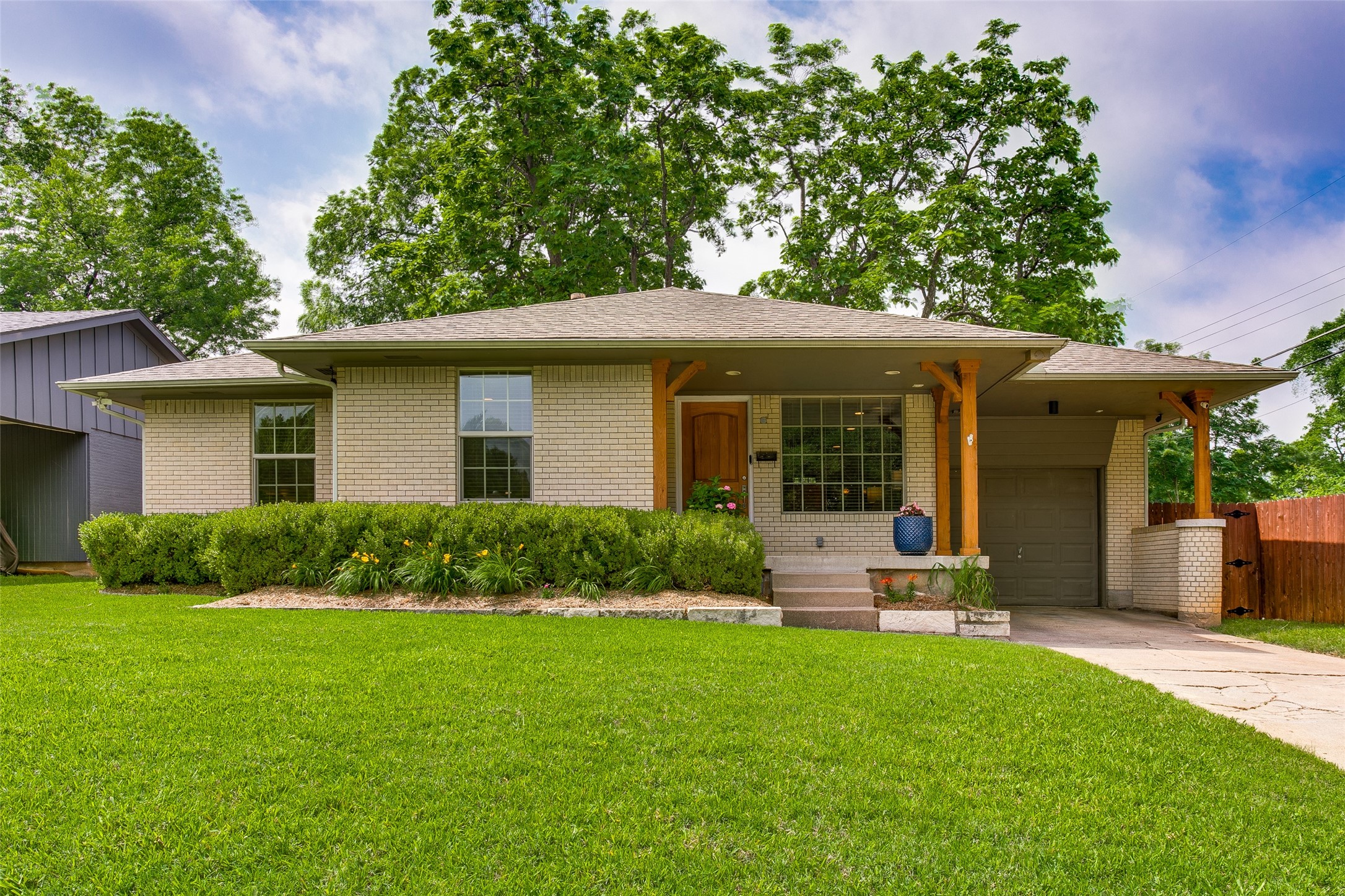 2730 Sunset Avenue Dallas TX 75211