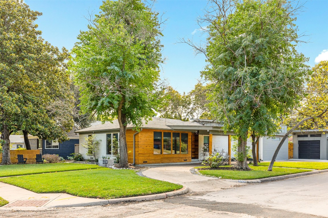 553 Aqua Drive Dallas TX 75218