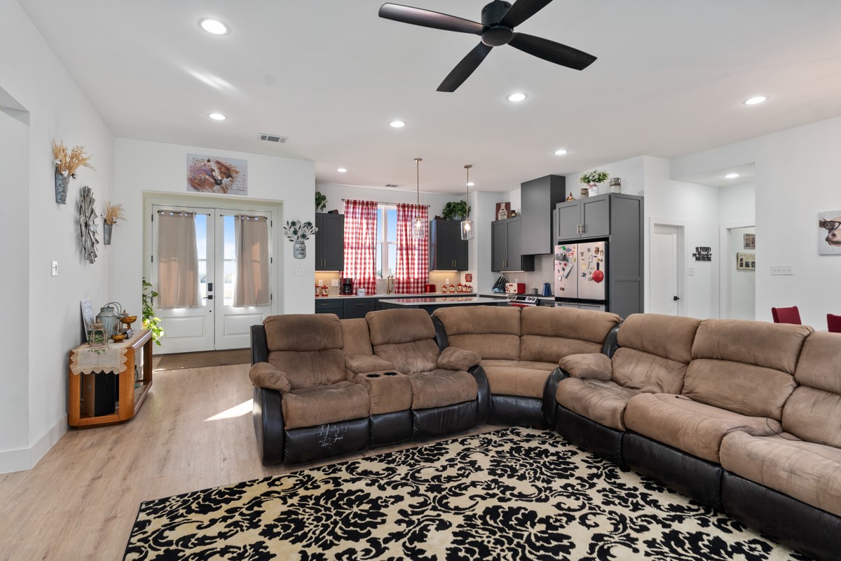 312 James Street Mabank TX 75147