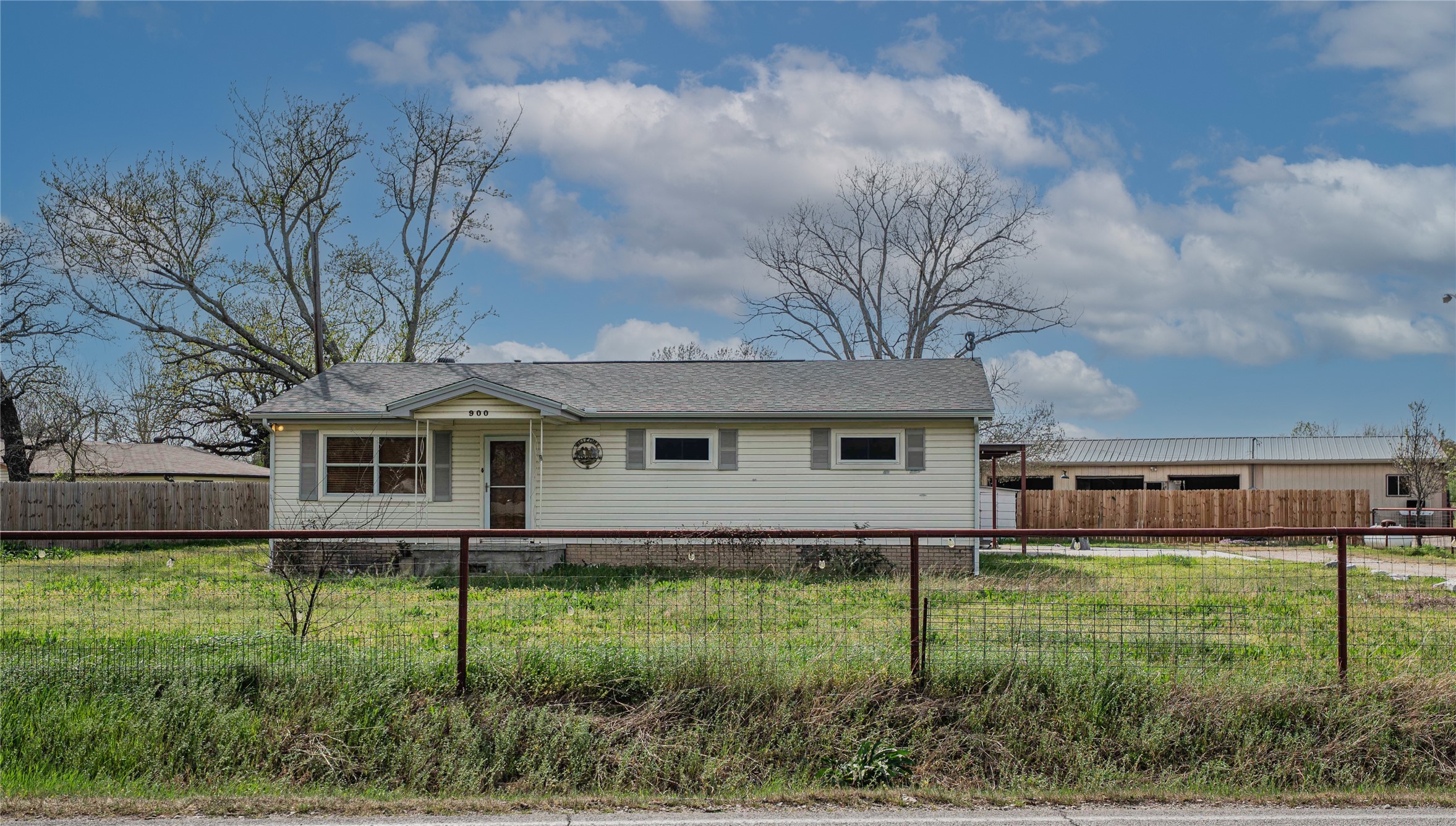 900 Silver Creek Azle Road Azle TX 76020