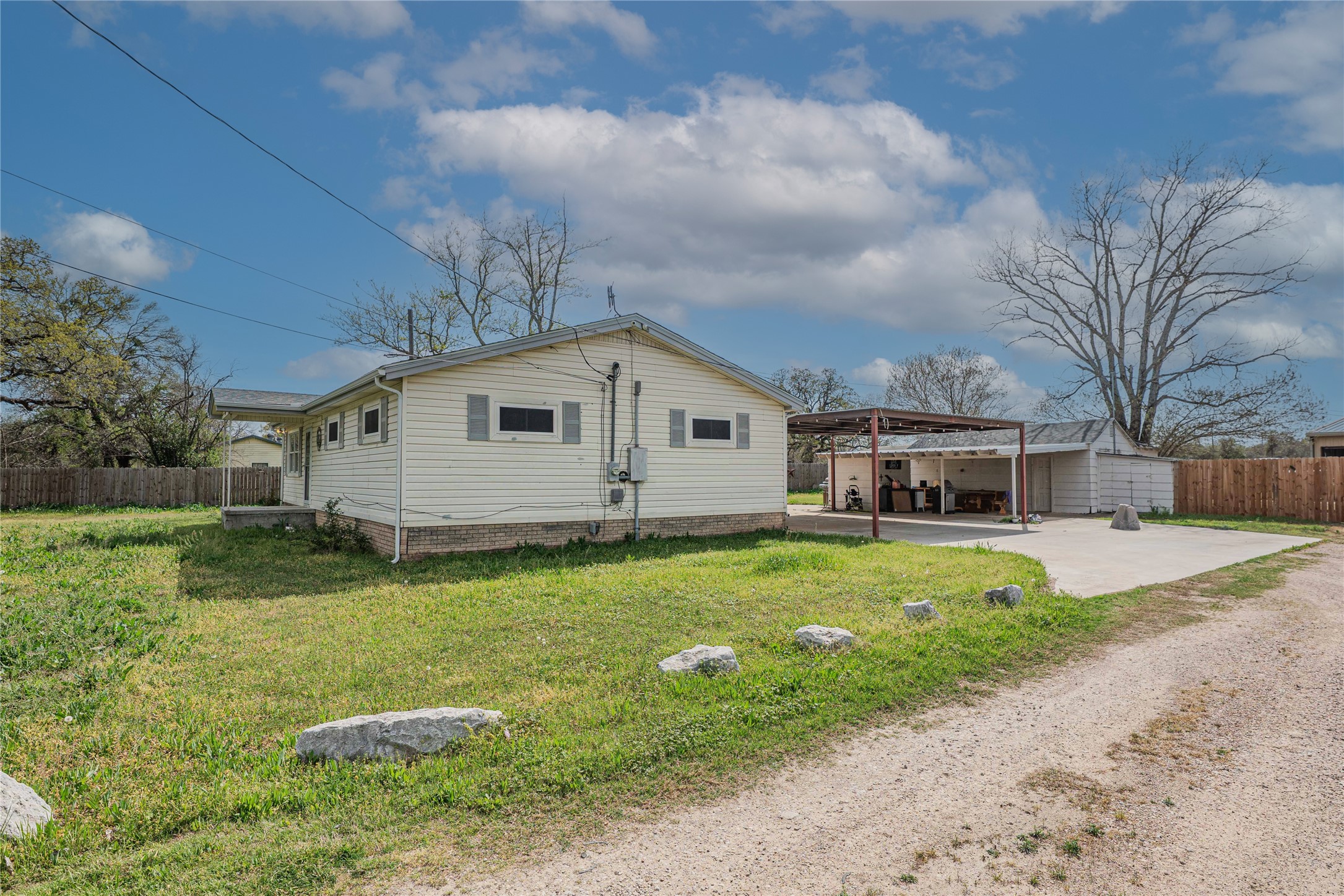 900 Silver Creek Azle Road Azle TX 76020