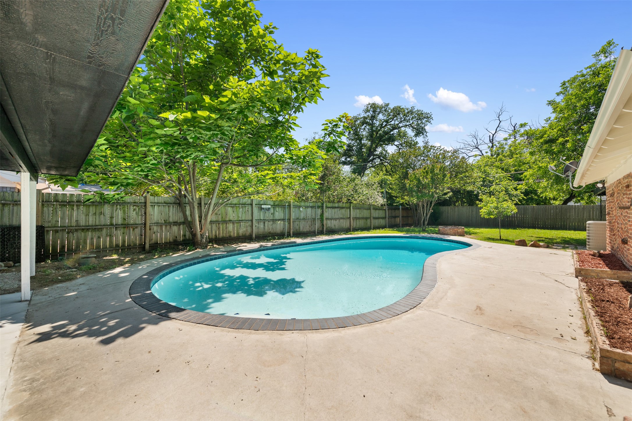 2133 Williams Place Fort Worth TX 76111