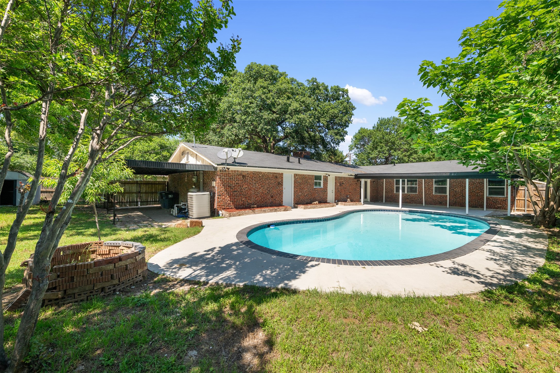 2133 Williams Place Fort Worth TX 76111