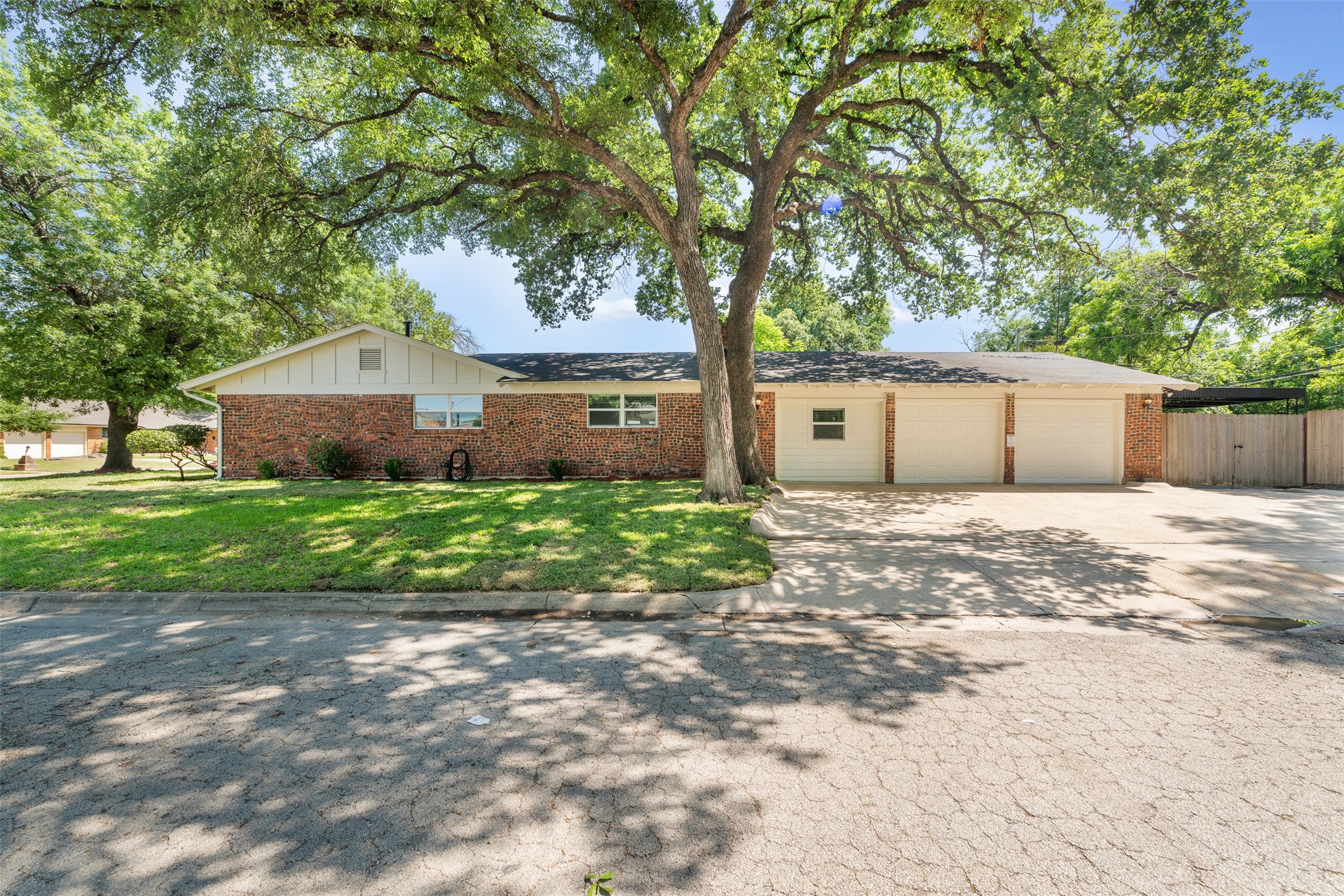 2133 Williams Place Fort Worth TX 76111