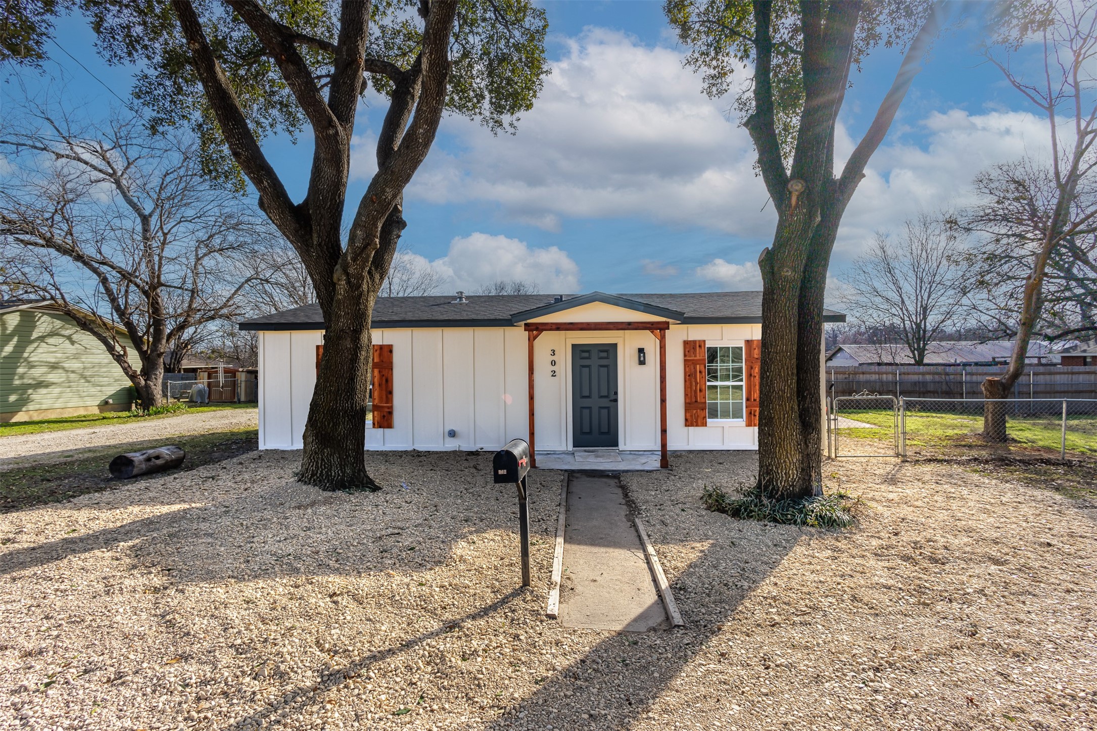 302 College Street Grandview TX 76050