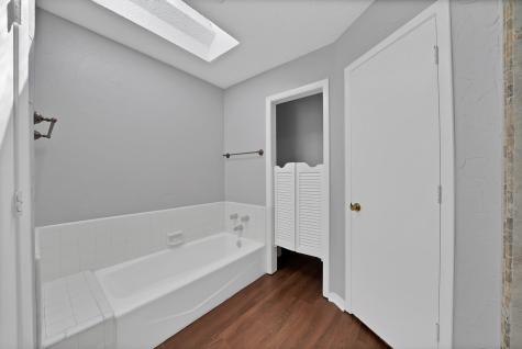 5715 Trail Crest Drive Arlington TX 76017